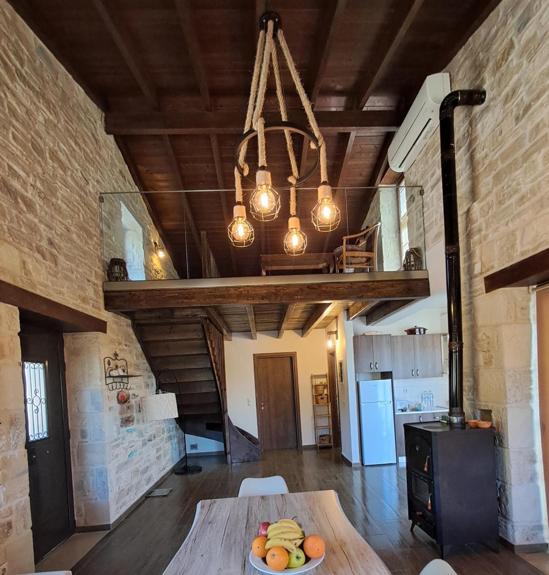 Olive Land - Γη Τησ Ελιασ / Stone Villa. Γούβες Εξωτερικό φωτογραφία